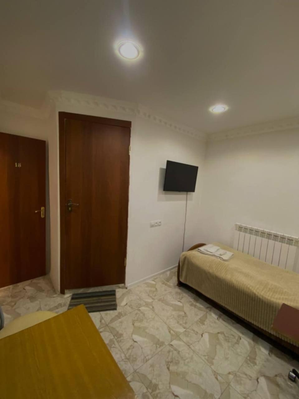 Bed & Breakfast 333 *